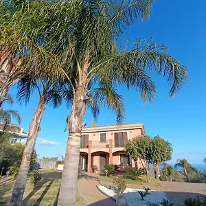 Bed and breakfast Feluchia Tra Il Mare E Il Vulcano